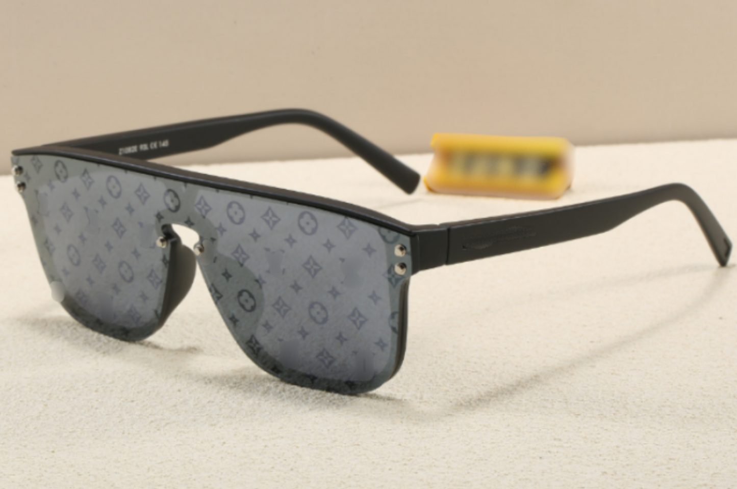 DESIGNER SUNGLASSES