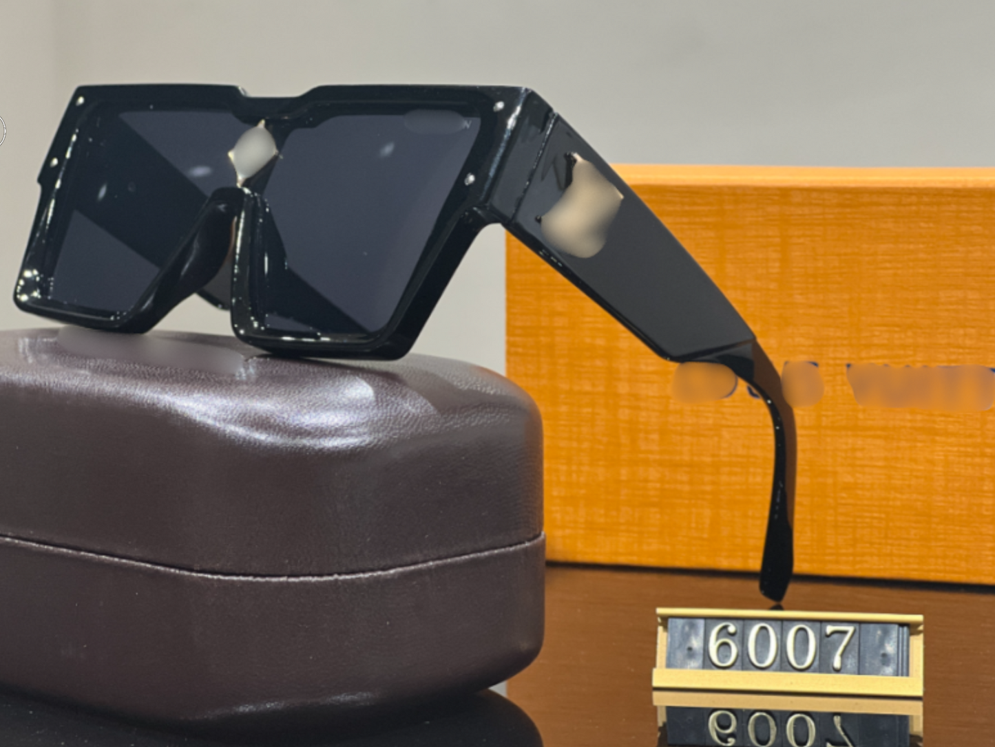DESIGNER SUNGLASSES